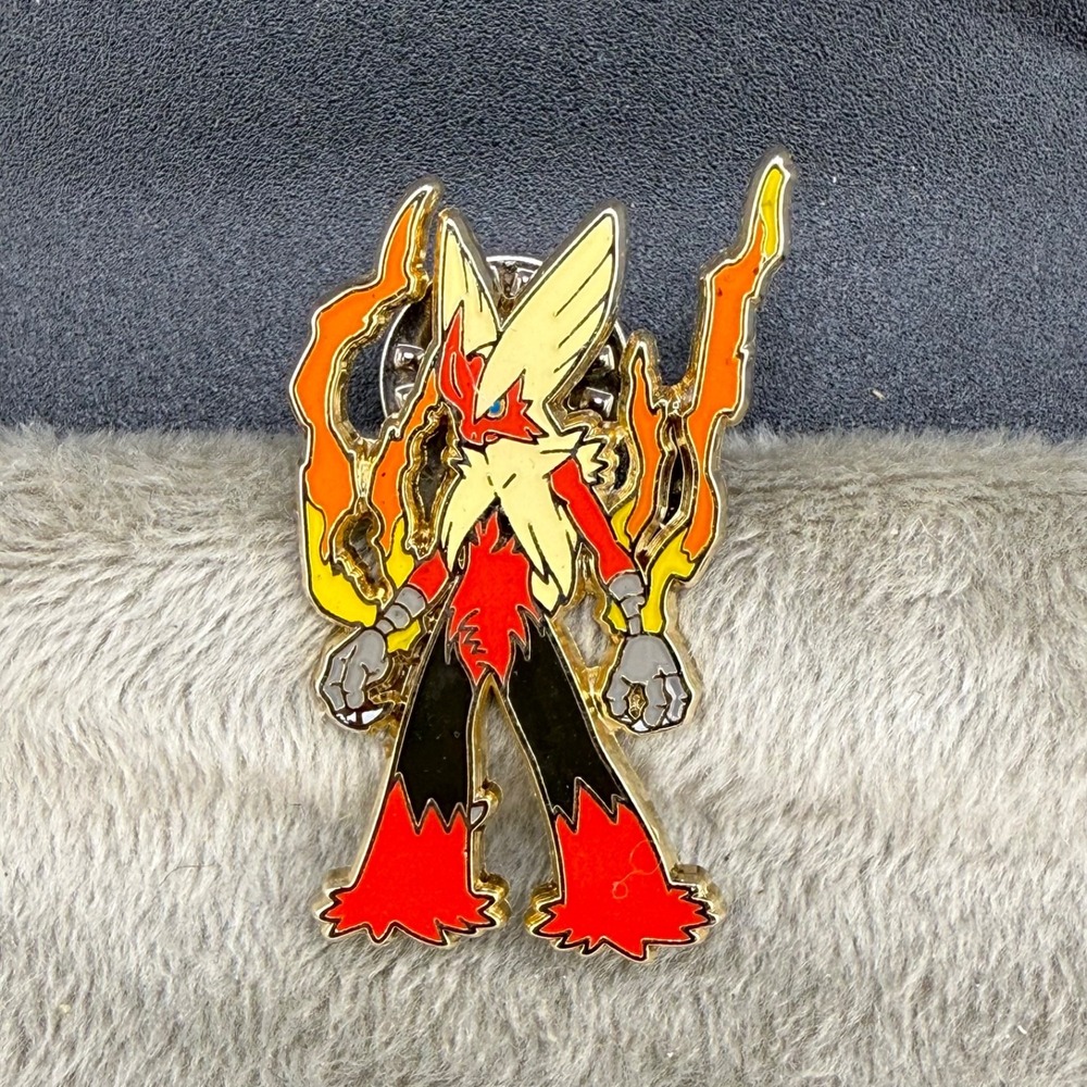 Pokémon Blaziken Official Pin Gold Tone Enamel 2015 Anime Lapel Pin